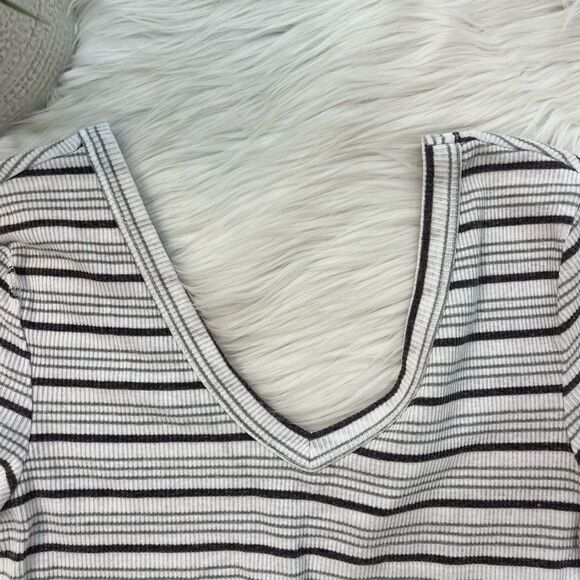 Me to We Grey & White Striped Crop Tee - Picture 3 of 8